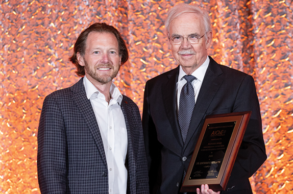 Gintaras “Rex” Reklaitis (right) of Purdue University received AIChE’s 2024 Founders Award. The honor was presented by 2024 AIChE President Alan Nelson (left) at the AIChE Annual Meeting on October 27.