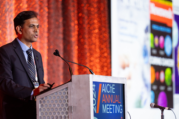 Ashish Kulkarni of UMass Amherst received AIChE’s 2024 Langer Prize for Innovation and Entrepreneurial Excellence. In an associated lecture at the 2024 AIChE Annual Meeting, Kulkarni described his work in immuno-oncology for early-stage detection of ovarian cancer.